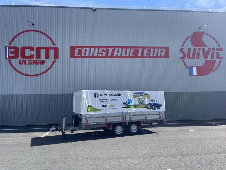 Plateau avec bâche personnalisée