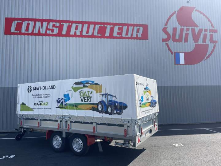 Plateau avec bâche personnalisée